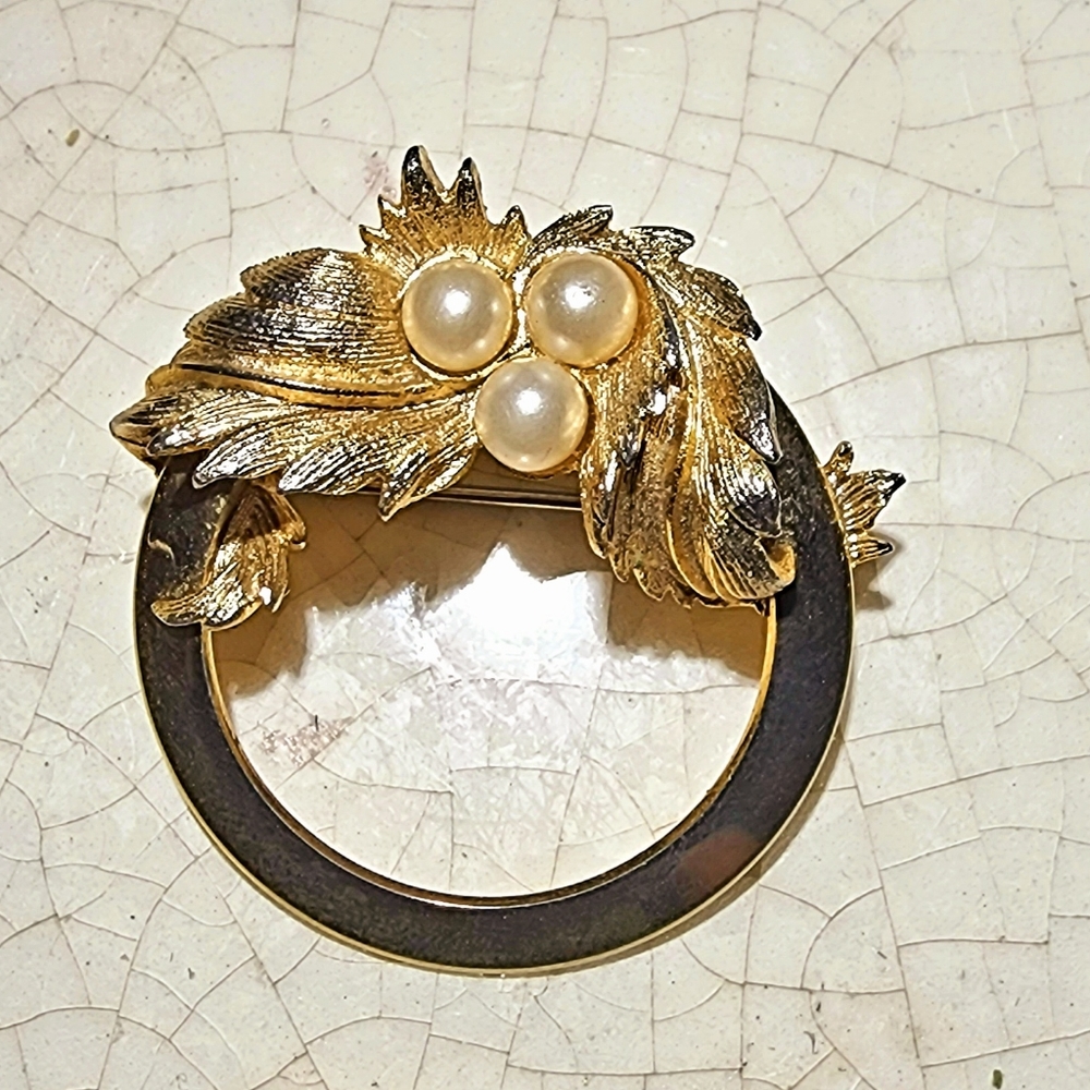 Vintage Sarah Coventry ornate leaf brooch with 3 faux pearls, cottagecore